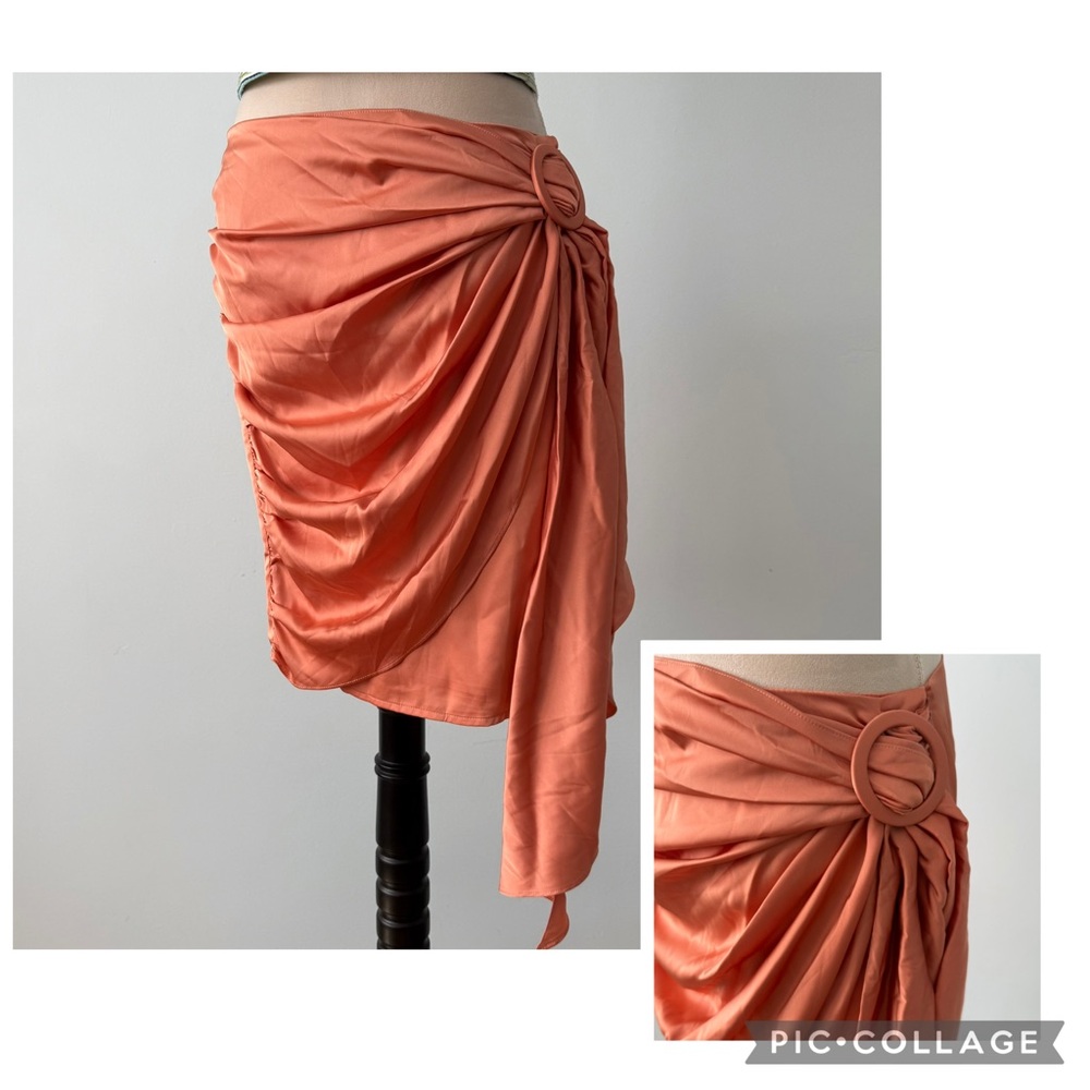 WAYF Coral Draped Ring Detail Skirt Size L ✨